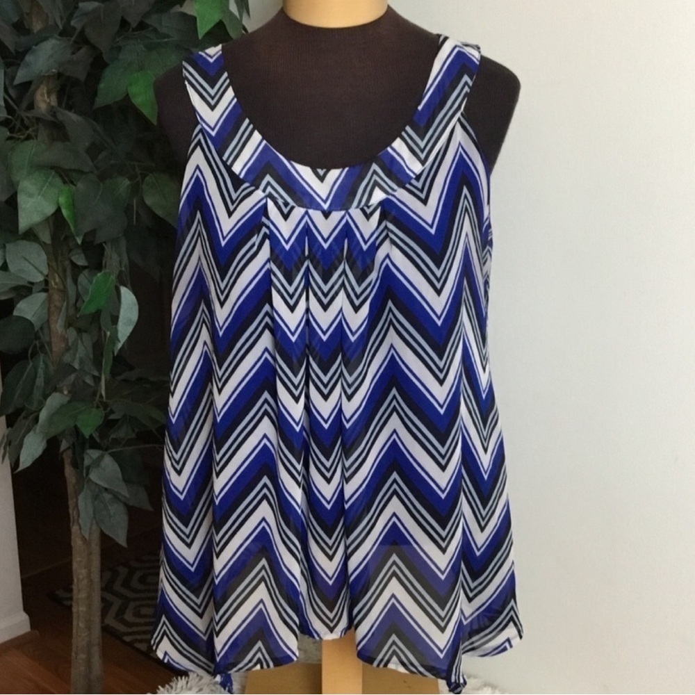Zac & Rachel lined tank top Woman’s size medium black blues white